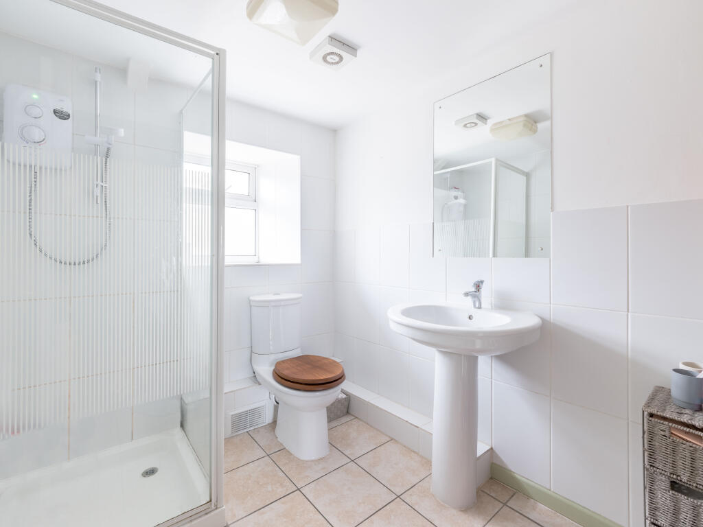 65c0b5ee0936b_Egloshayle Road 1-7