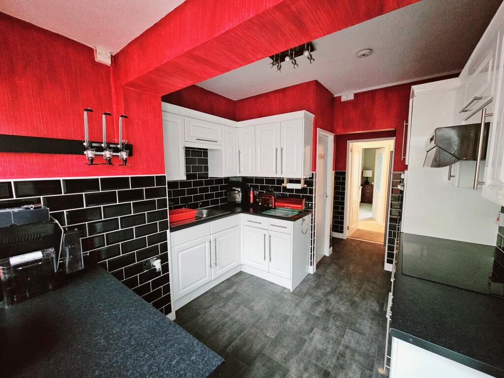 8a4073a2-de70-43b6-a419-873bb638e4f7