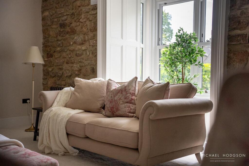 13 Front Street, Whitburn-18.jpg