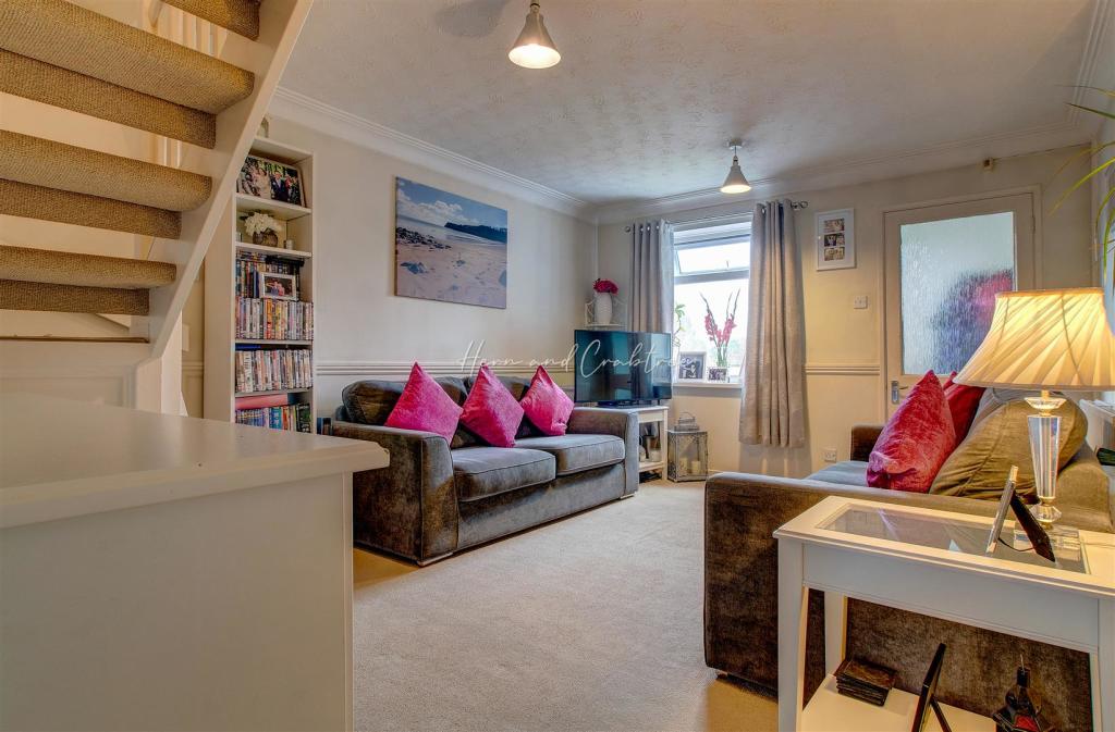 Astoria Close, Thornhill, HernCrabtree (3).jpg