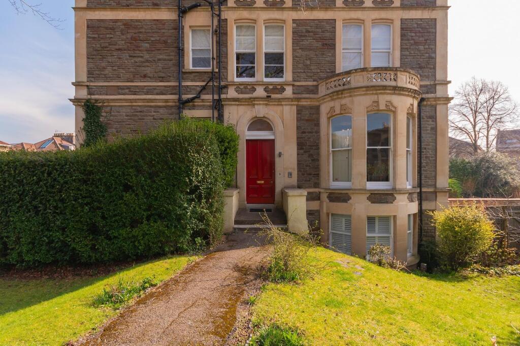 7F2R1RD - External D.jpg