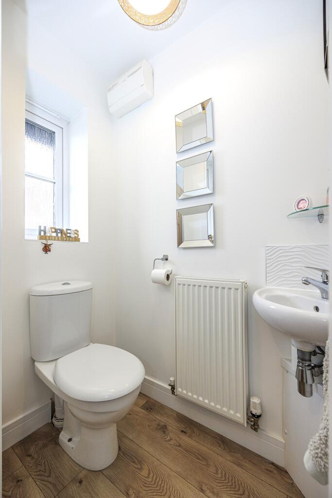 12 Franklyn drive-28