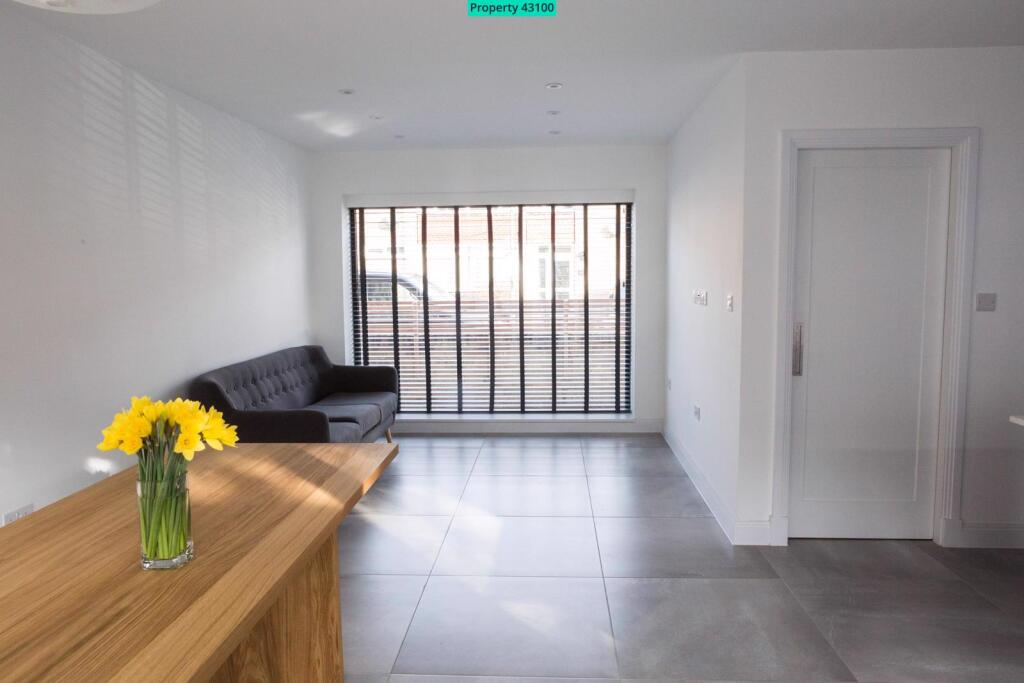 Living Room onto Fro