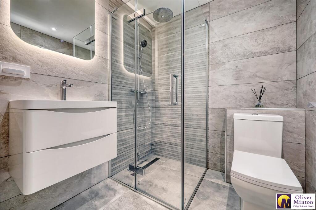 LUXURY SHOWER / WET ROOM