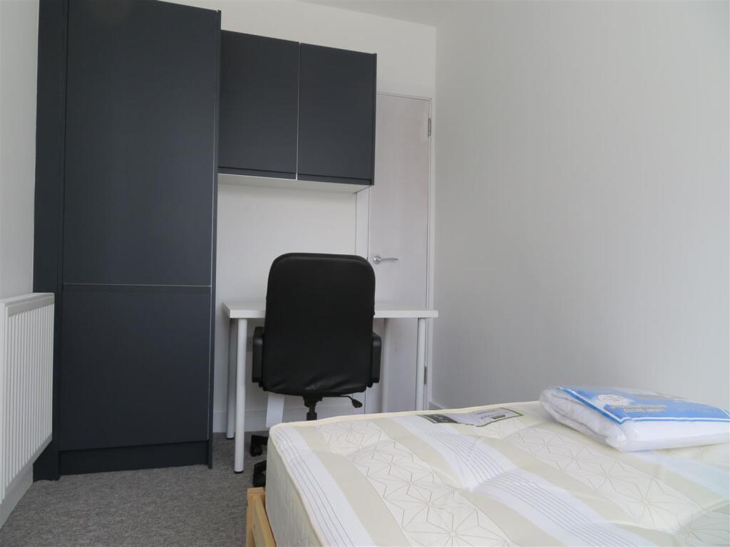 103 St Pauls Bed2.JPG
