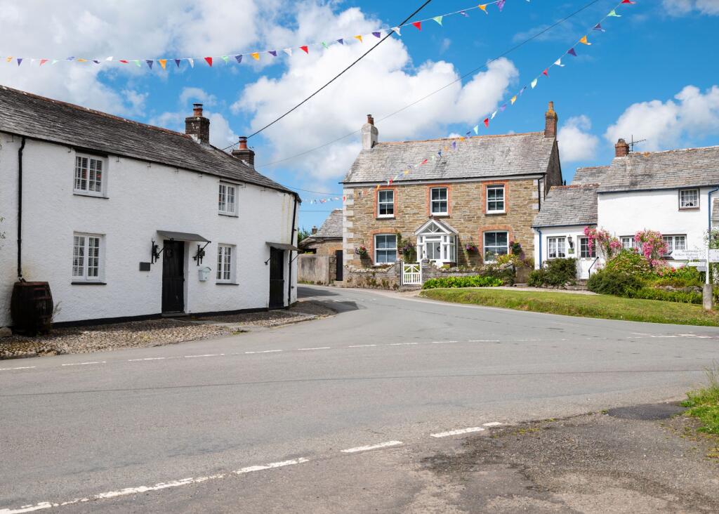 6825fe2a09286_Hill View EXT-1