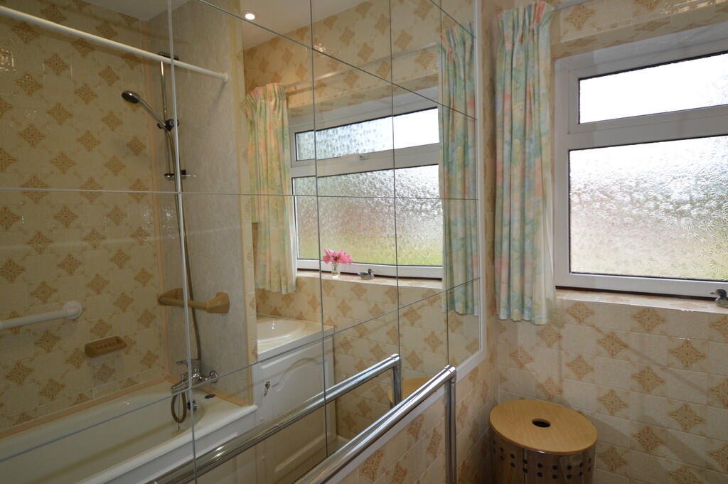 10 Bathroom