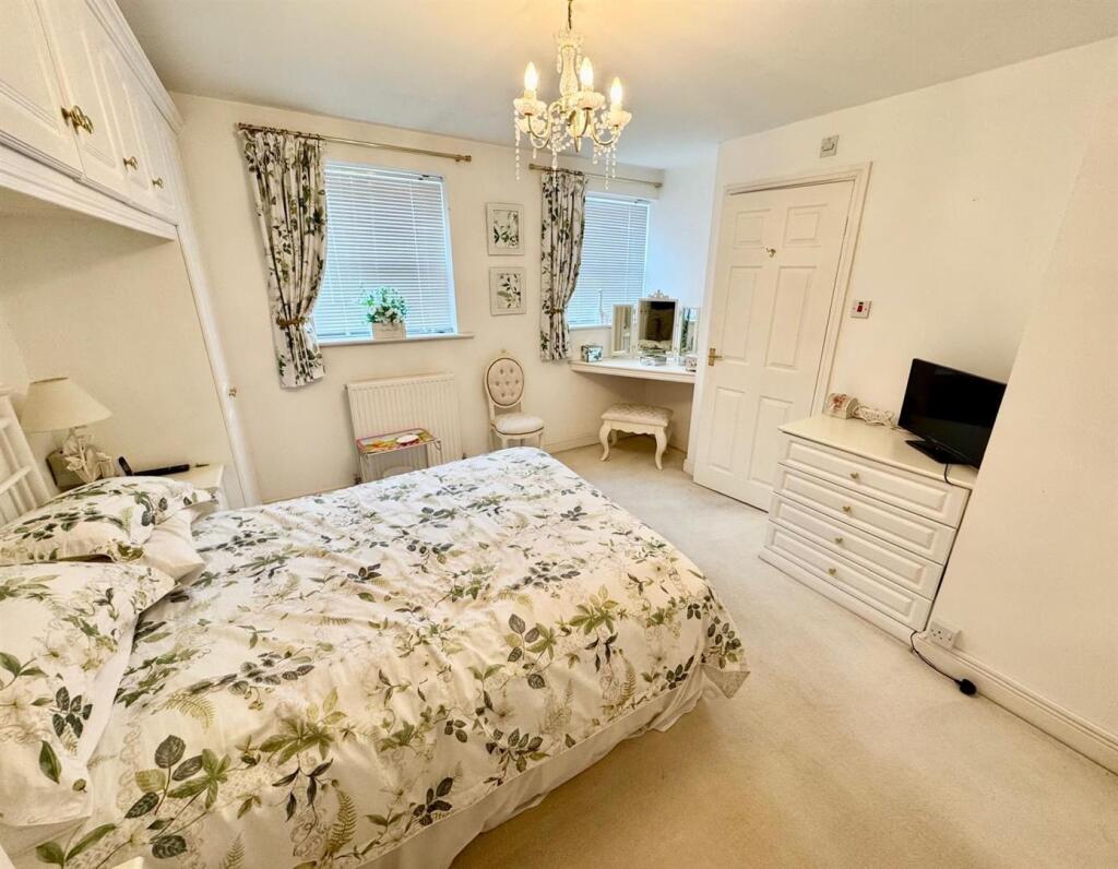 bedroom 1 2.jpg