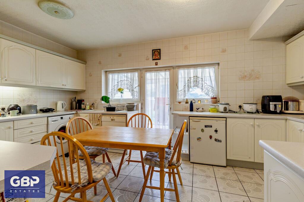 Kitchen / Breafast Room