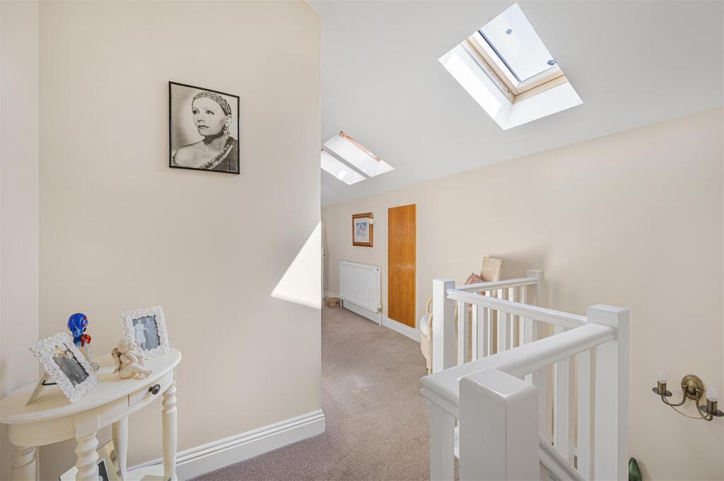 Bedroom 1 Landing