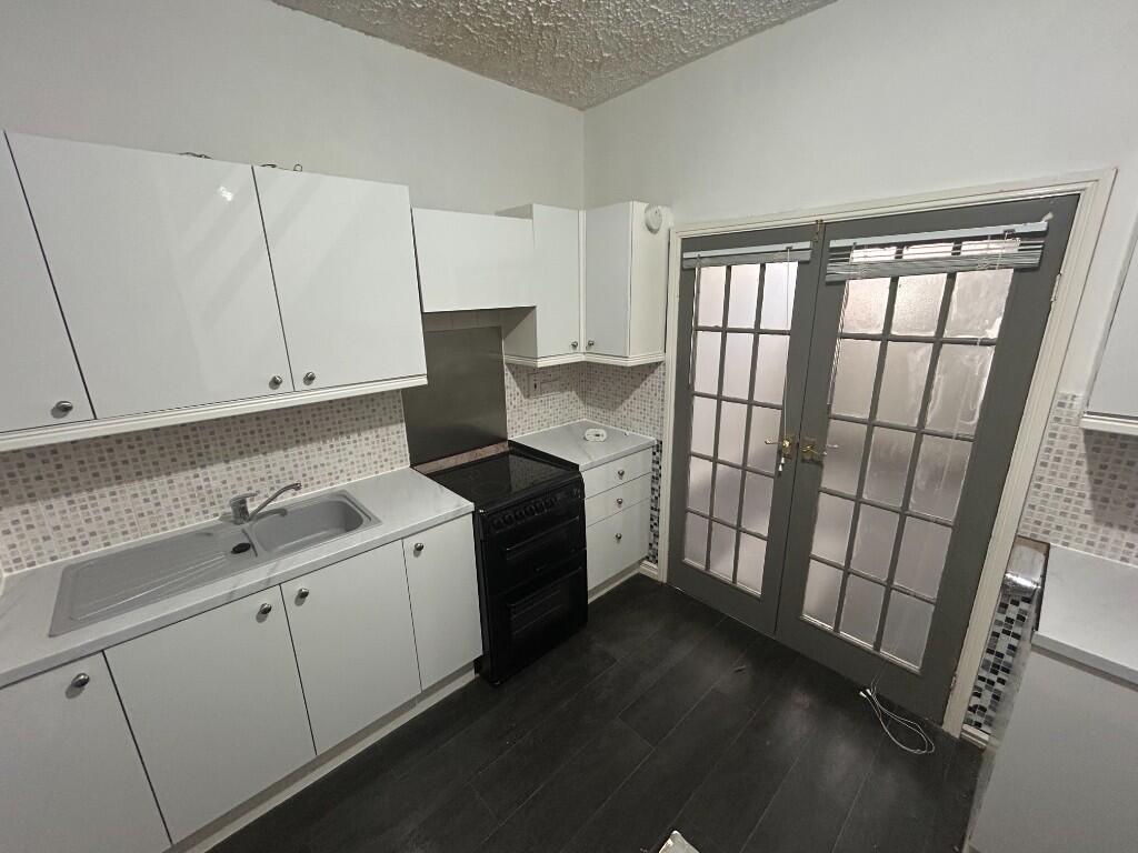 Kitchen (f)