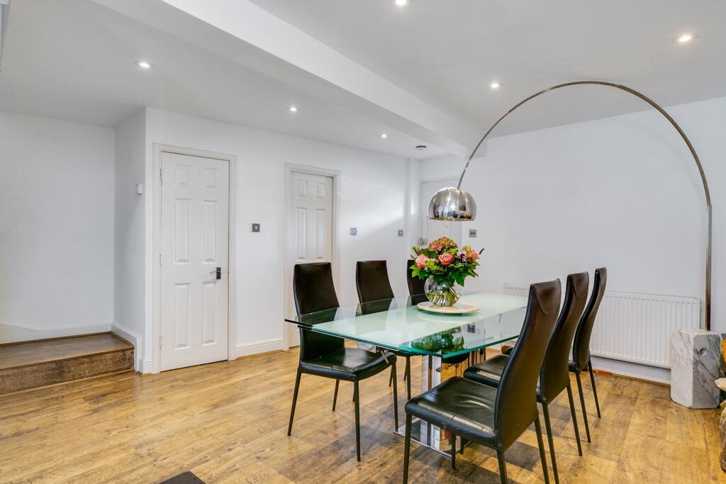 Ground Floor Reception