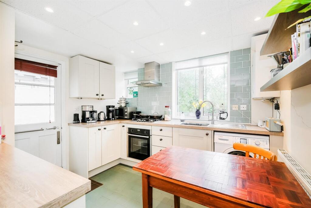 36 Manor Way-28_web.jpg