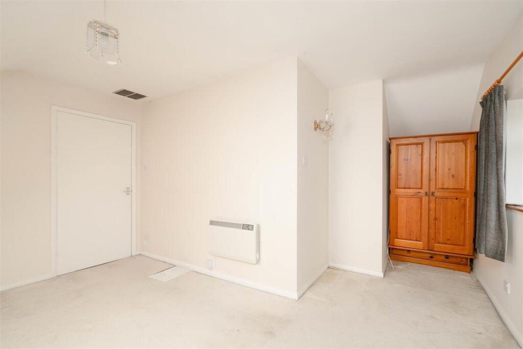 Bedroom2-3.jpg