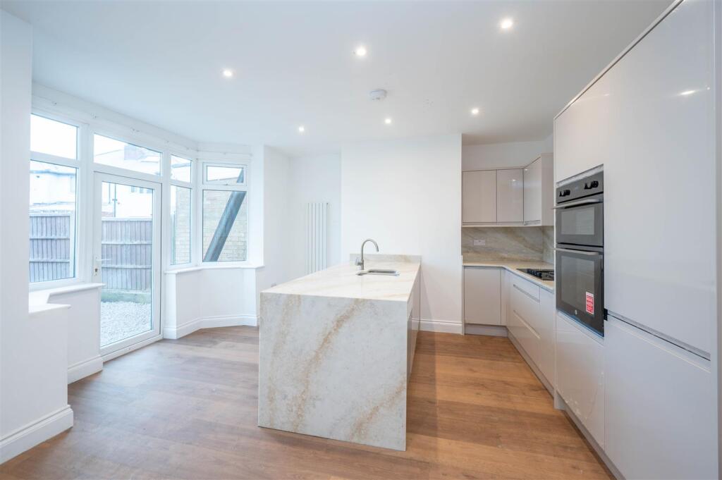 Open Plan Kitchen/Dining Area