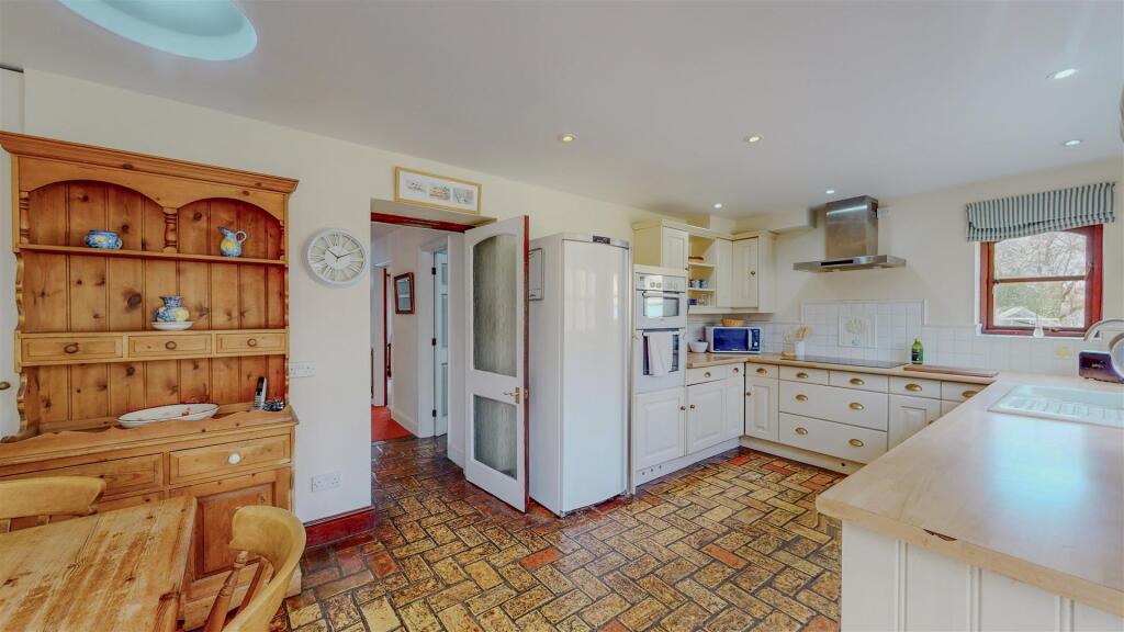 Snail-Cottage-03182025_100556-2.jpg