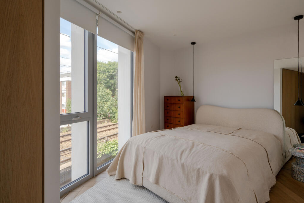 296582 - Maple Path, London E5 - high res-00471...