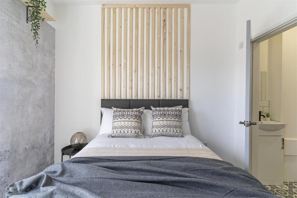 Bedroom4-2.jpg