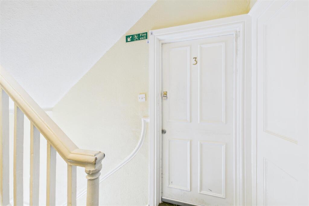 Flat 3, 38, Rivers Street Walcott, Bath, BA1 2QA |