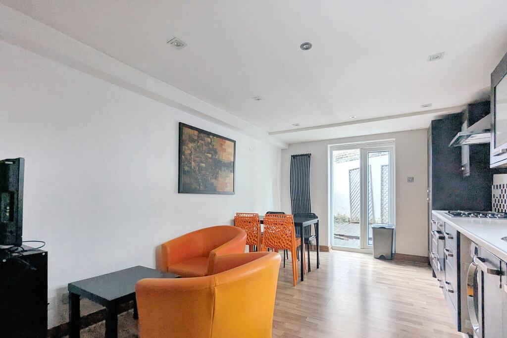 5a Furness Road, Fulham, London, SW6 2LQ