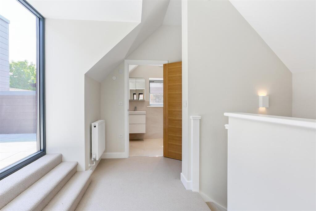 1469541018 - Campbell House, High Steet, KT1711.jp