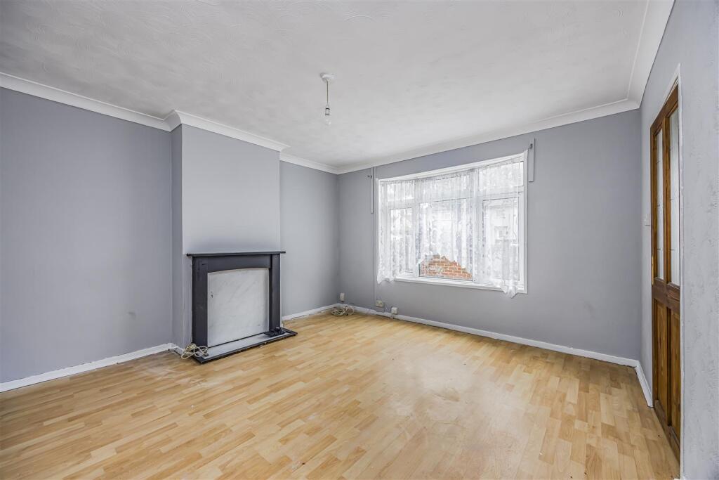 9 Blakemere Crescent, Paulsgrove-PorticoMarketing-