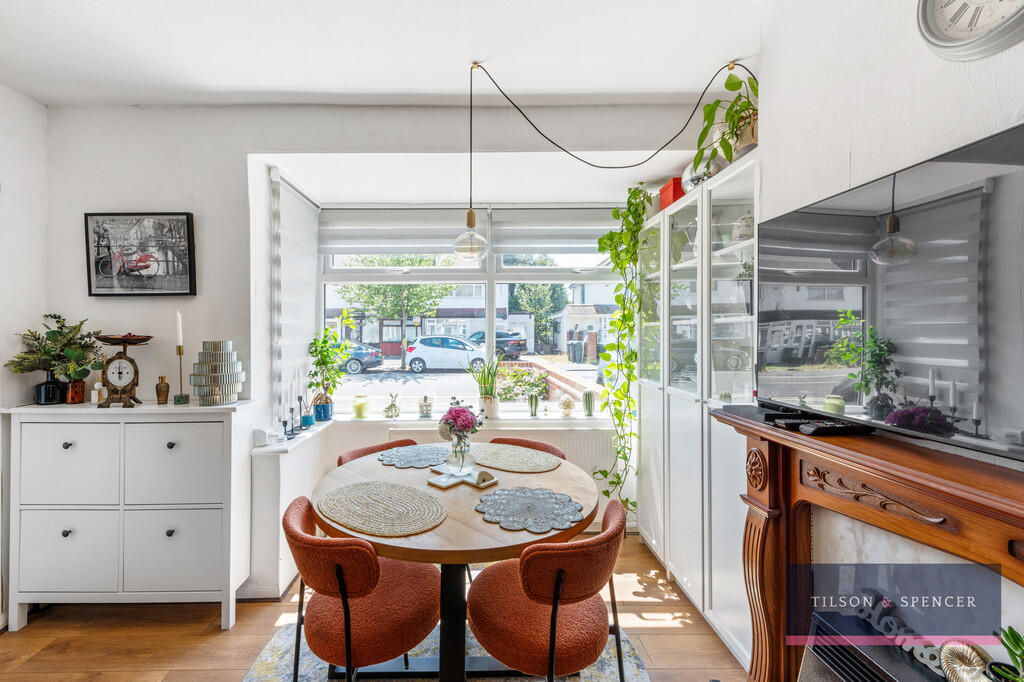 Reception 1 View ...