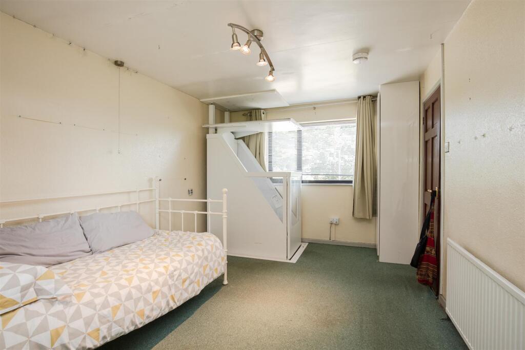 Langfield Close, Henbury Bed 4b.jpg