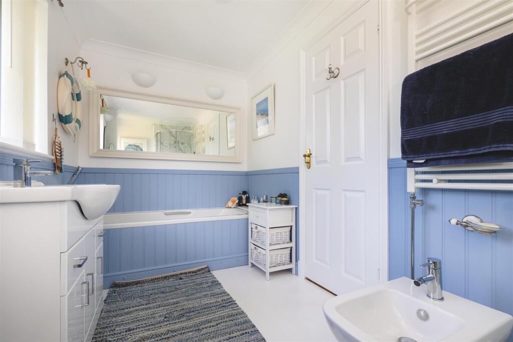 52 Oakham Drive, Coalville