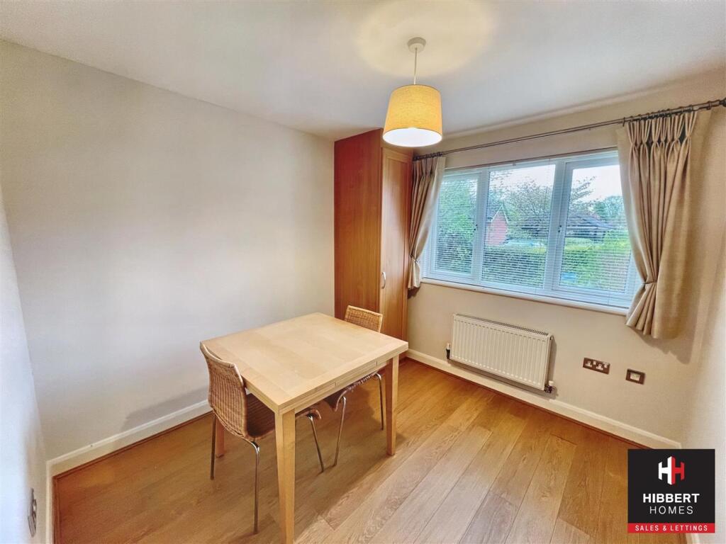 second bedroom.jpg
