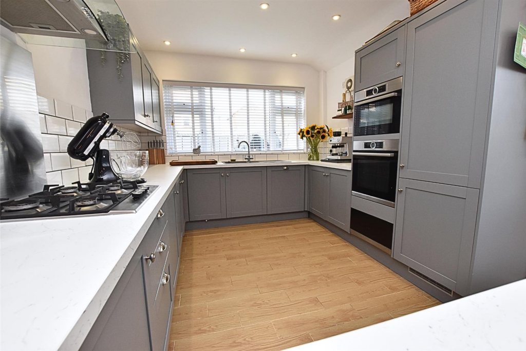 LIVING KITCHEN DINER