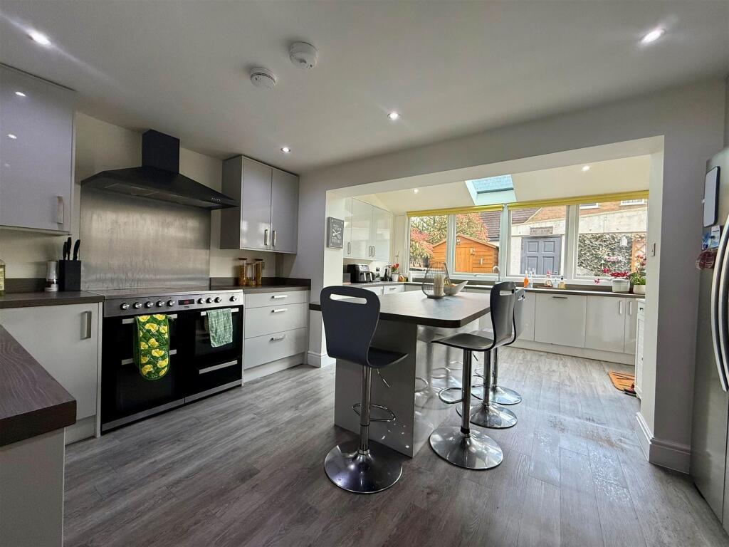 Kitchen/Breakfast Room