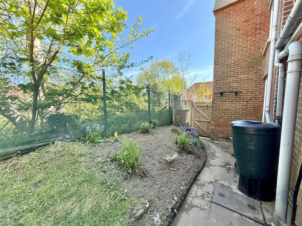 Side Garden.jpg