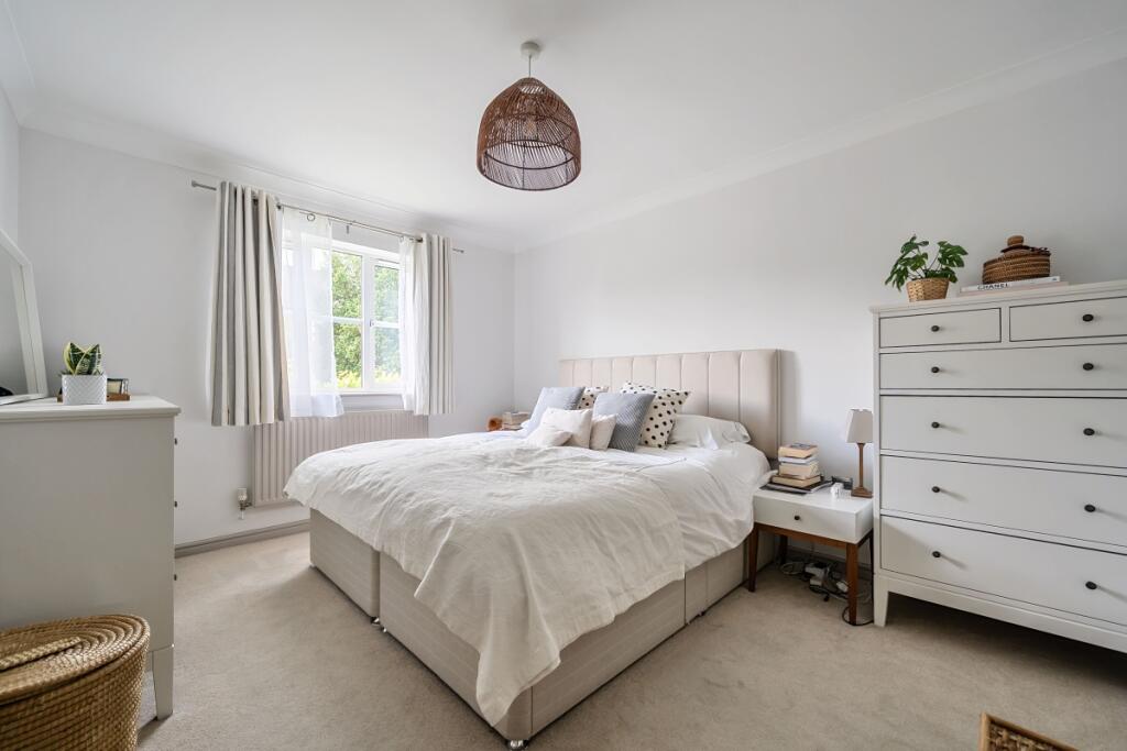 1298191-10-6836f2...