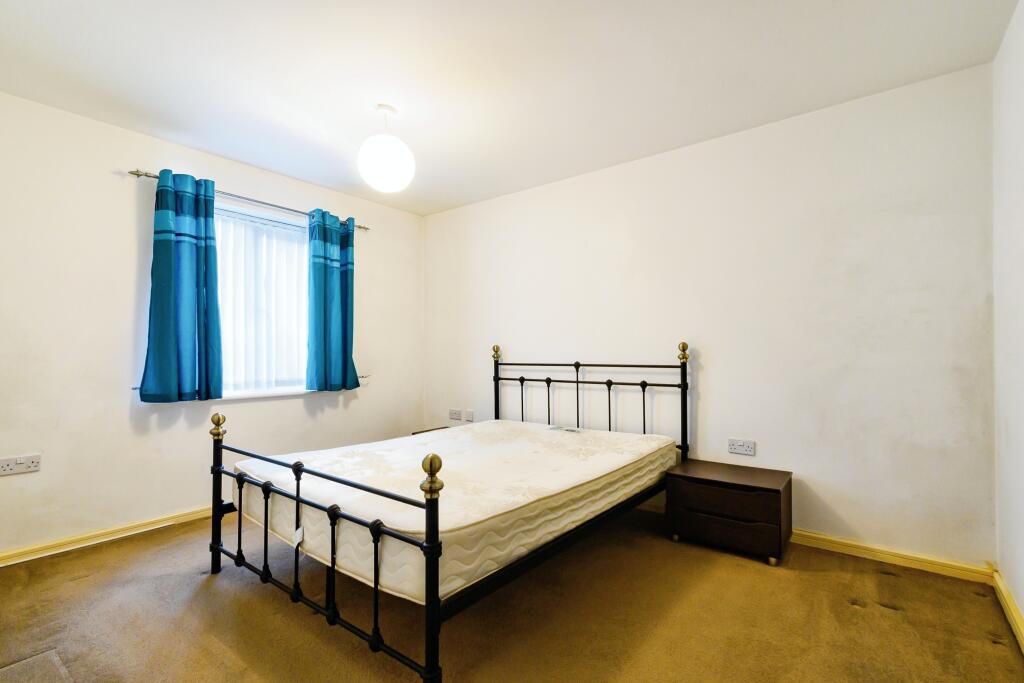 Main Beroom