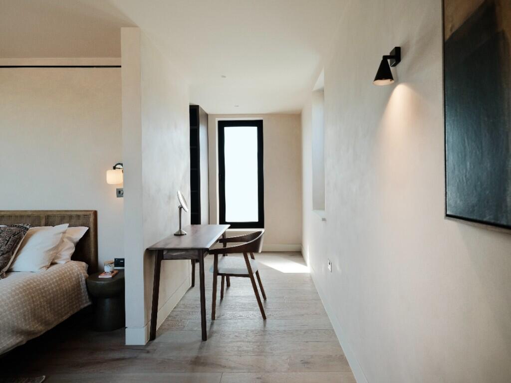 Principal bedroom