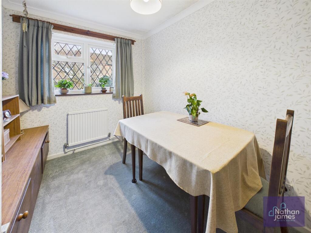 Bedroom/Dining Room