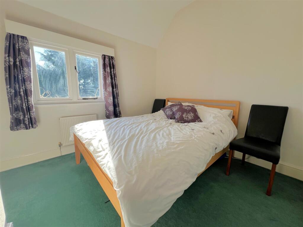 bed 3.1.jpg