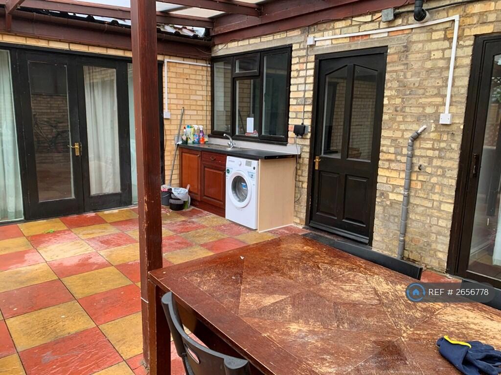 Garden Covered Area