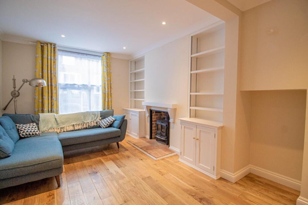 48 Garland Street [Living Room] 02.jpg