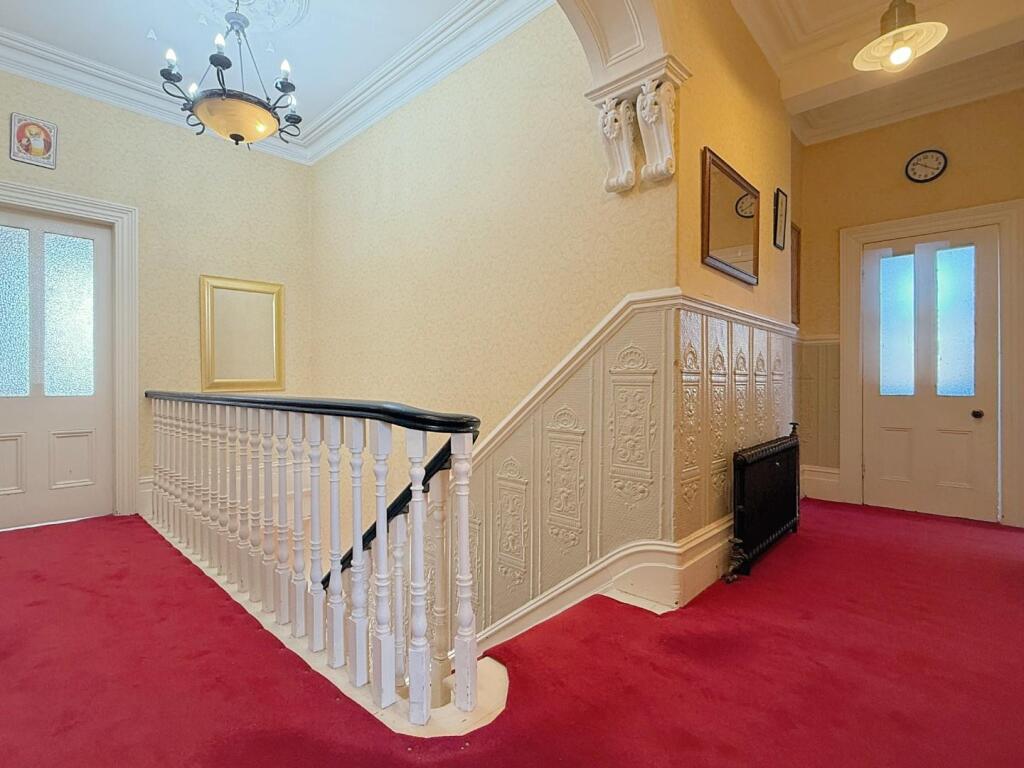 MAIN HOUSE LANDING