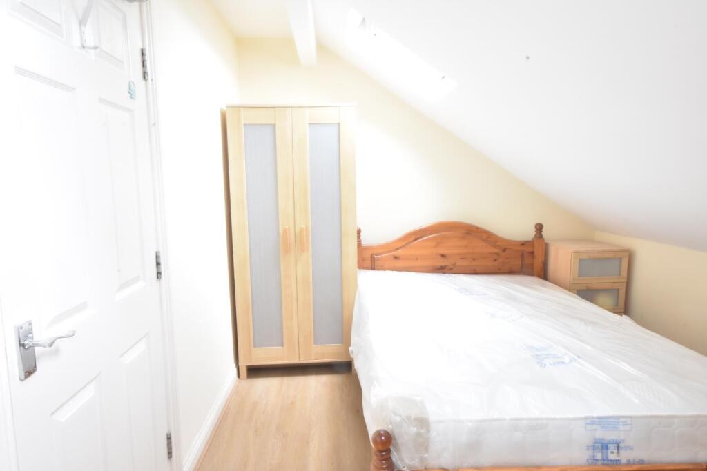 7 Oxnam Crescent26