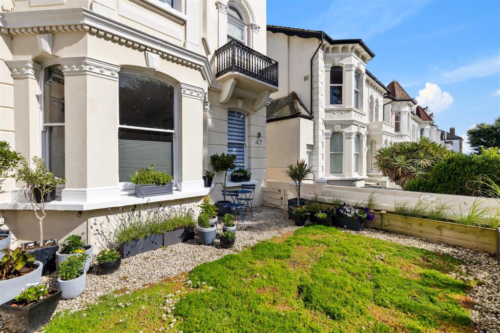 Flat 1, 47 Westbourne Villas Full Res-18.jpg