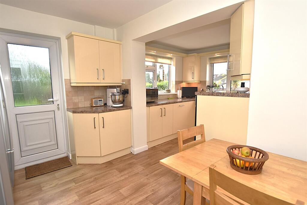 Kitchen/Breakfast Room