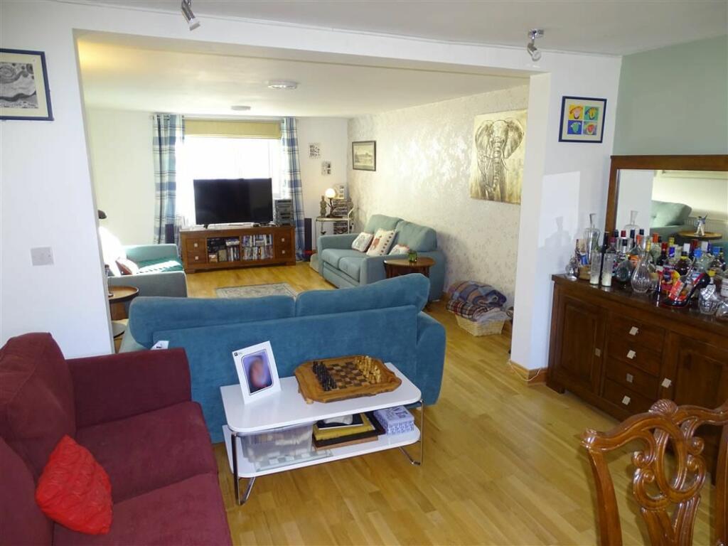 Dining Area into Lounge