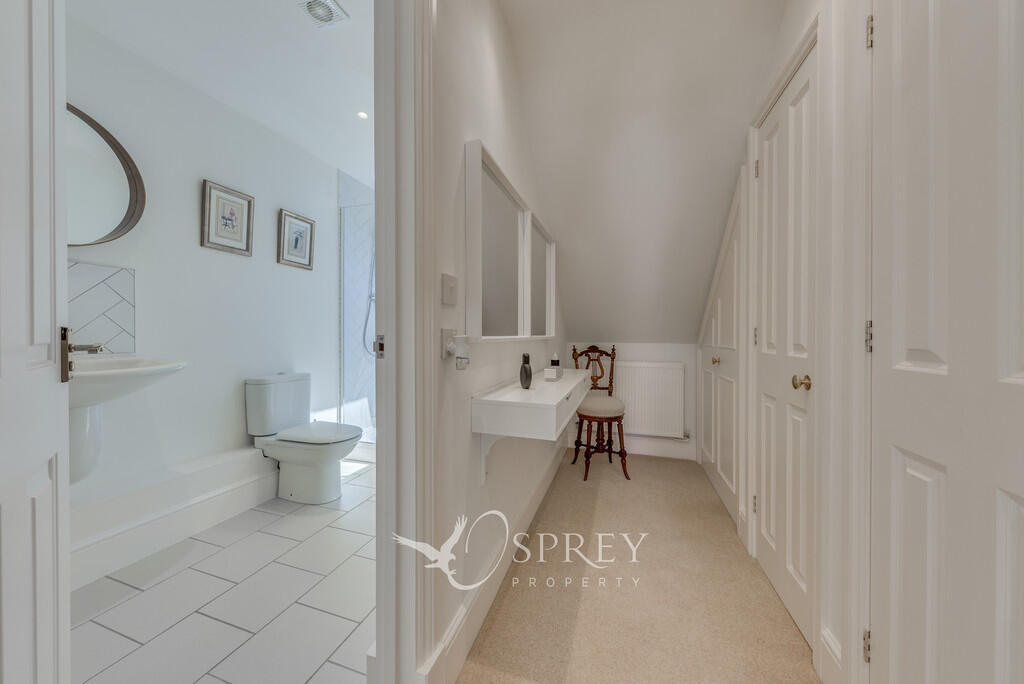 En-Suite / Dressi...