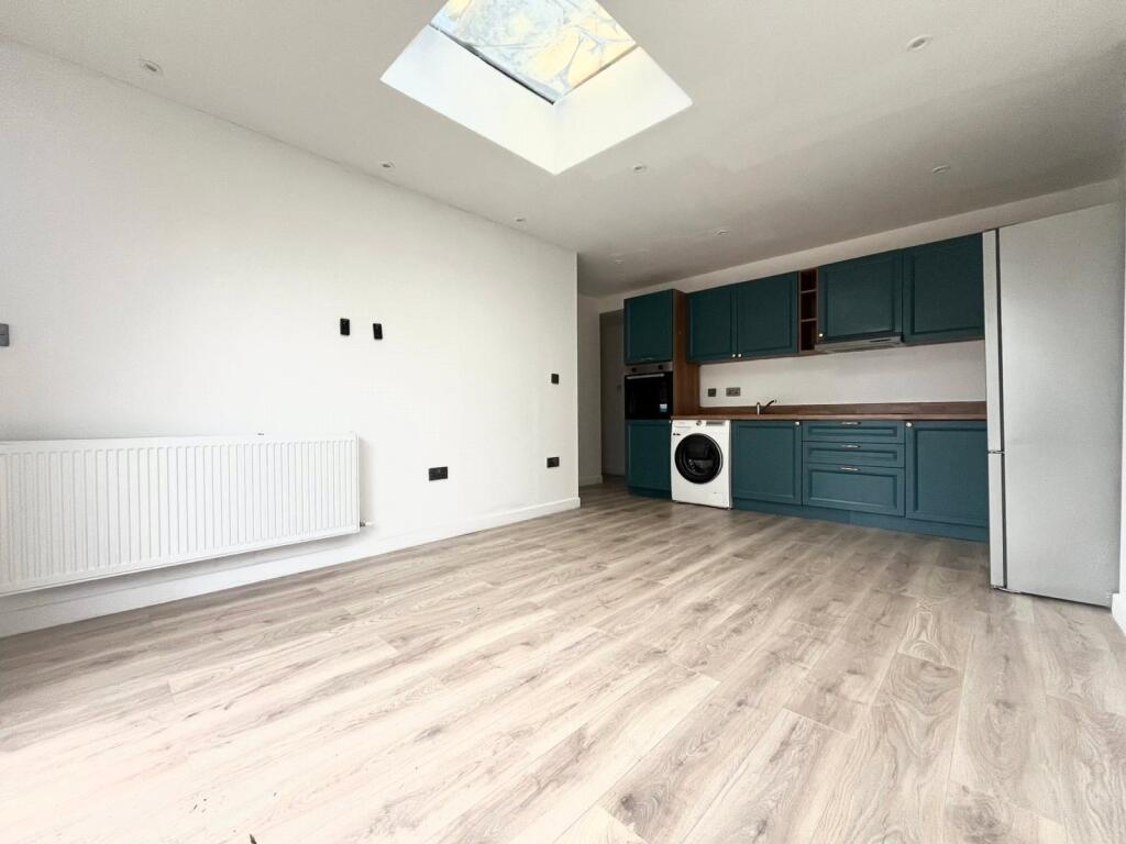 Kitchen/Reception