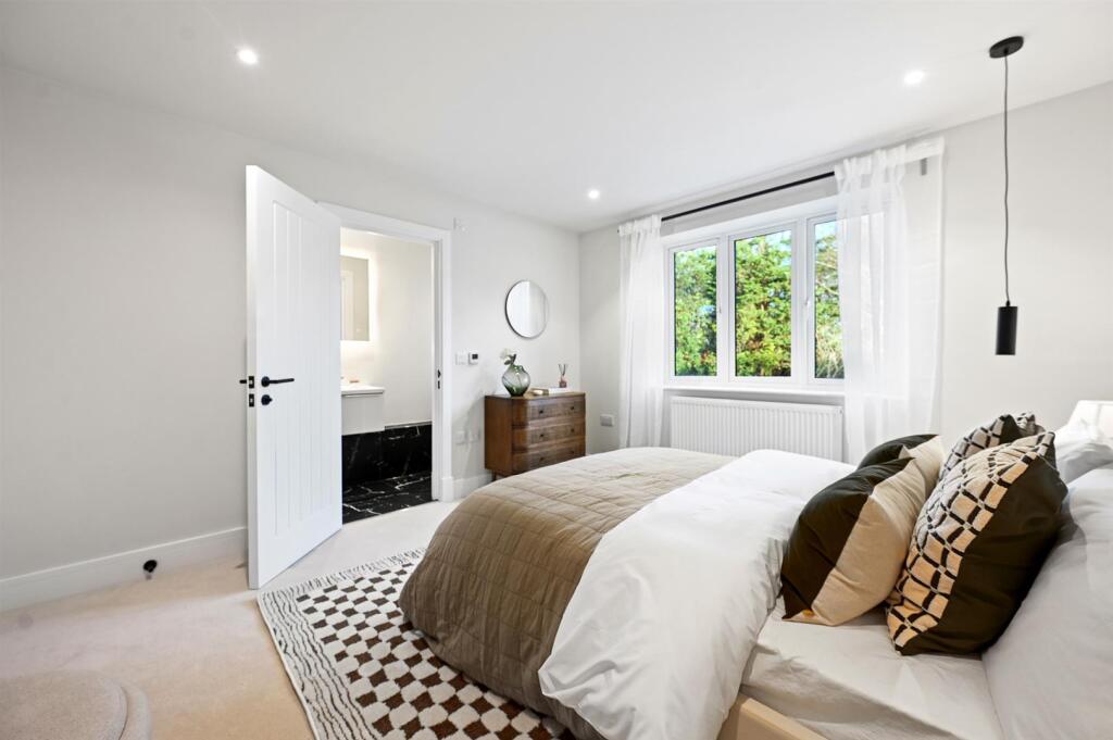 Master Bedroom 2.jpg