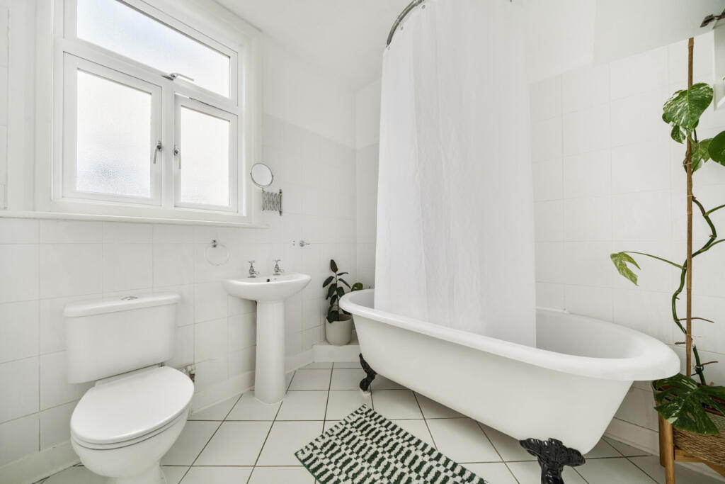 1317755-4-6863bed...