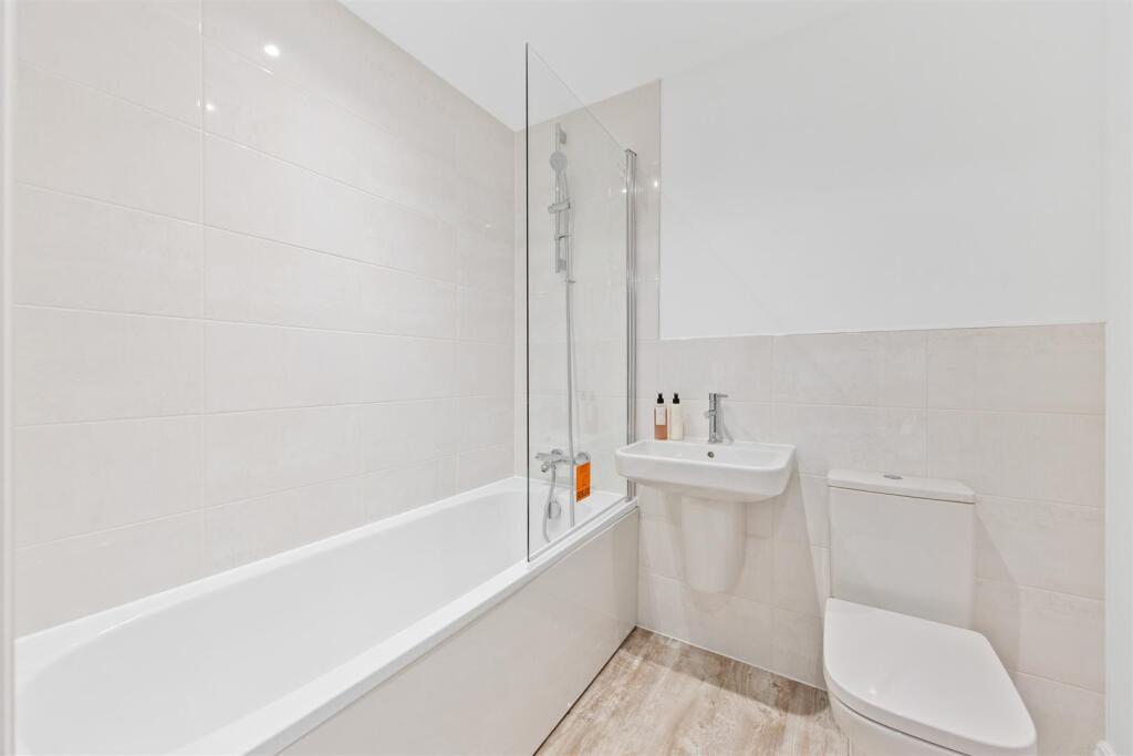 Plot20WoolfGroveWeb19.jpg